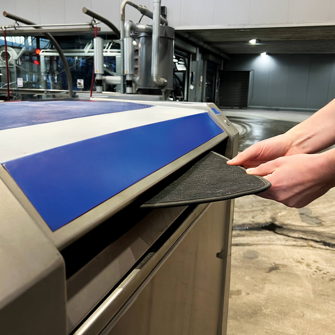 Amenities Mat Cleaner